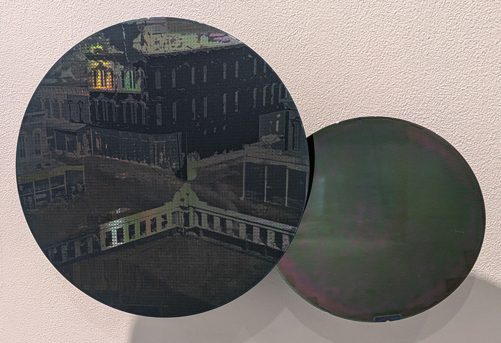 detail: 2 discs, 1 with building photo